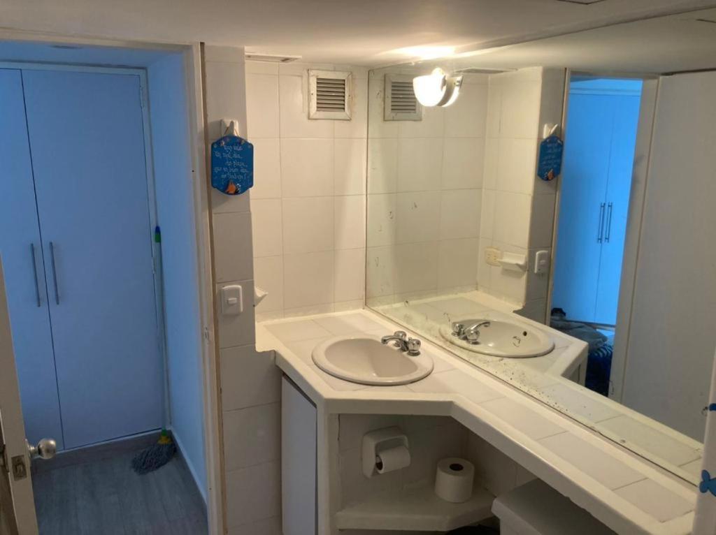 Airport BleuSuite Apartment