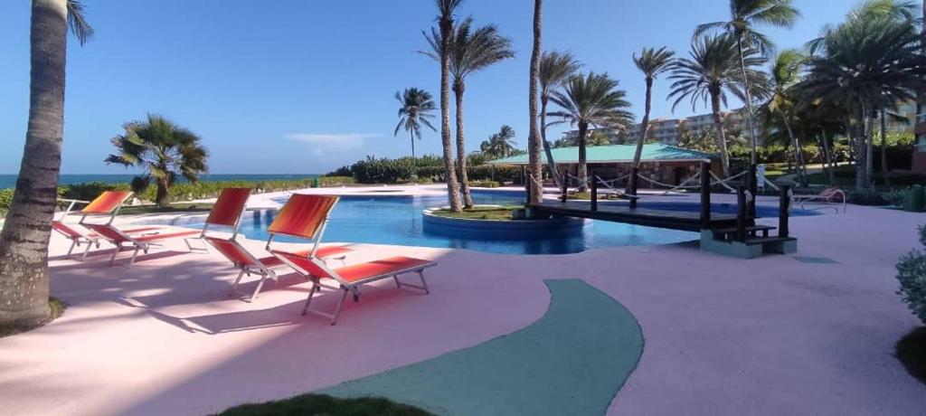 Cimarron Suites Playa Parguito