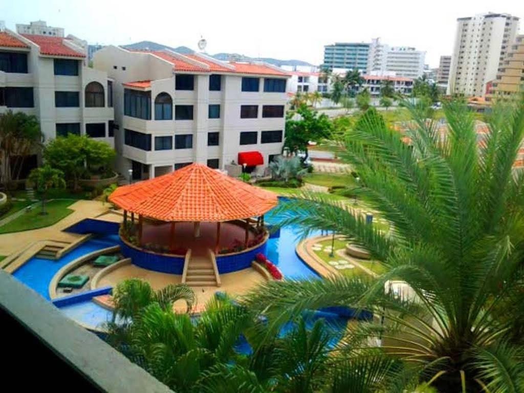 Low Level Terrace Close to beaches shops permanent water wifi